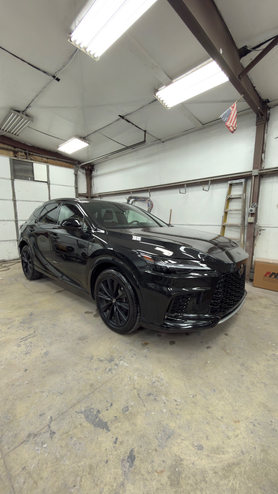 SUV exterior wash and wax finish